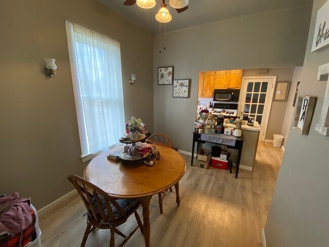 Building Photo - 901 1st St N