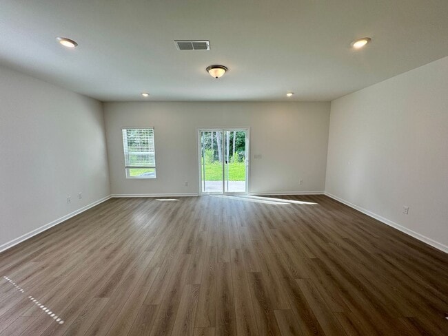 Building Photo - Beautiful New 3BR/2.5BA Townhouse