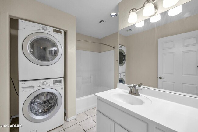 Building Photo - 16354 E Palisades Blvd