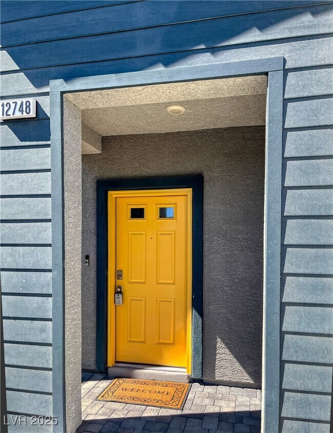 Building Photo - 12748 Feathersong