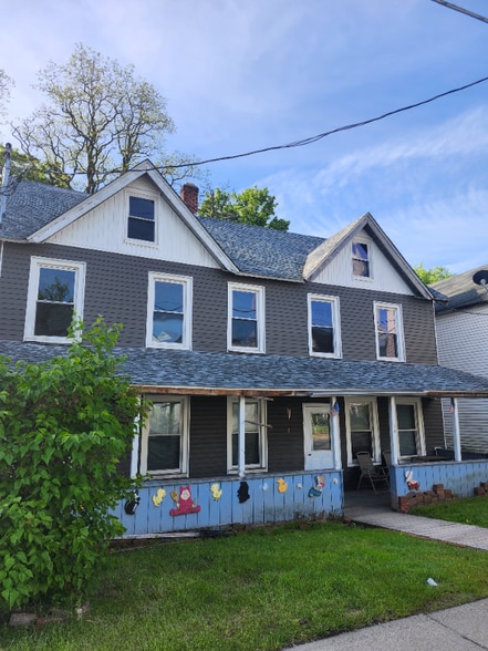 Building Photo - 44 Champlin Ave