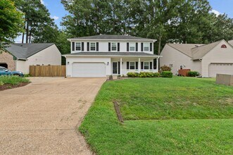 Building Photo - Your Dream Home Awaits!