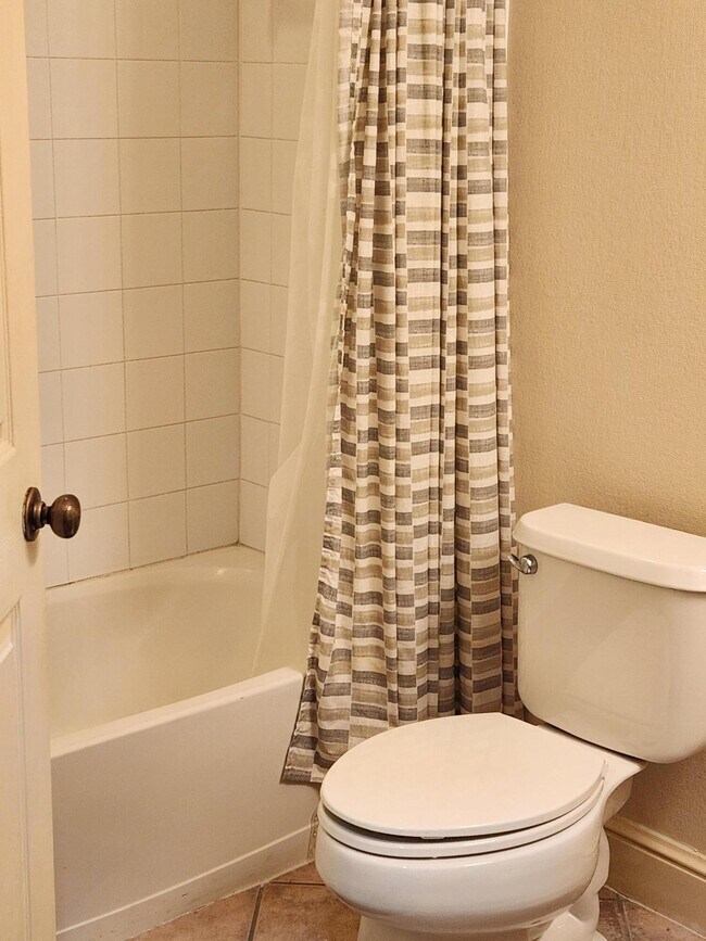 Building Photo - 9861 Perfect Dr