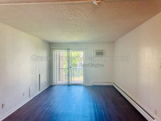 Building Photo - 501 Golden Cir