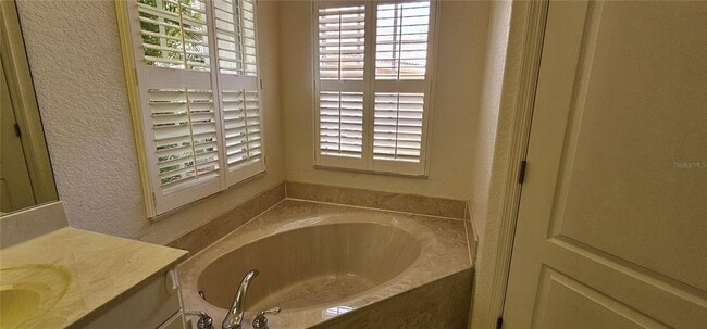 Building Photo - 1152 Deardon Dr