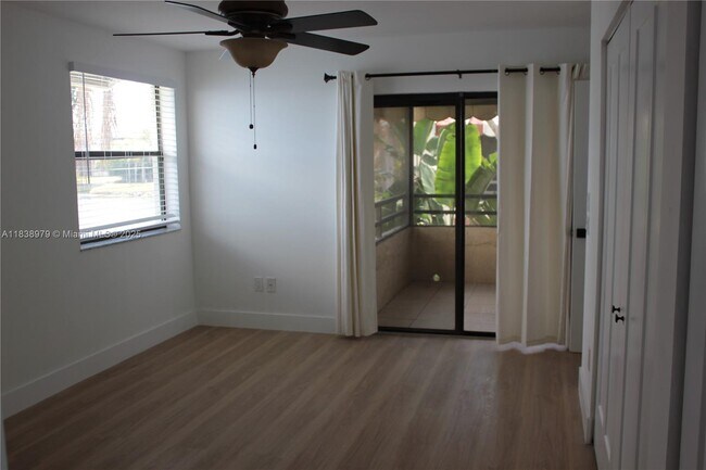 Building Photo - 20145 NE 3rd Ct