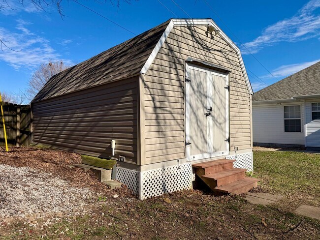 Building Photo - ***501 Bonanza Street***