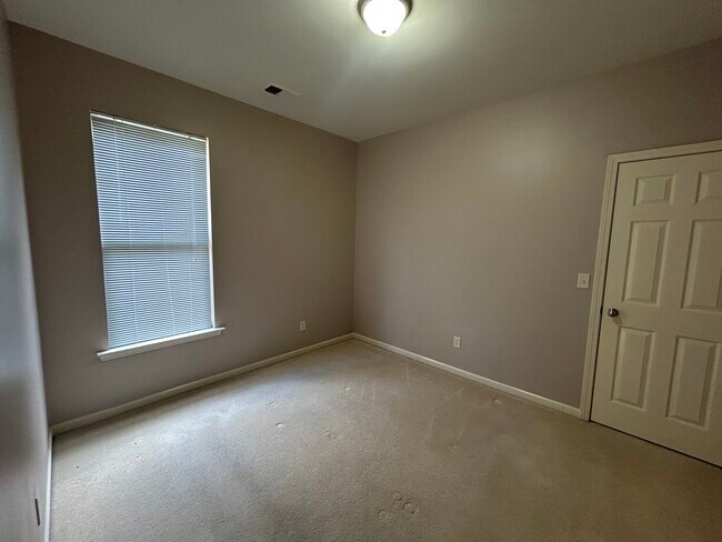 Building Photo - 1108 Washington Dr