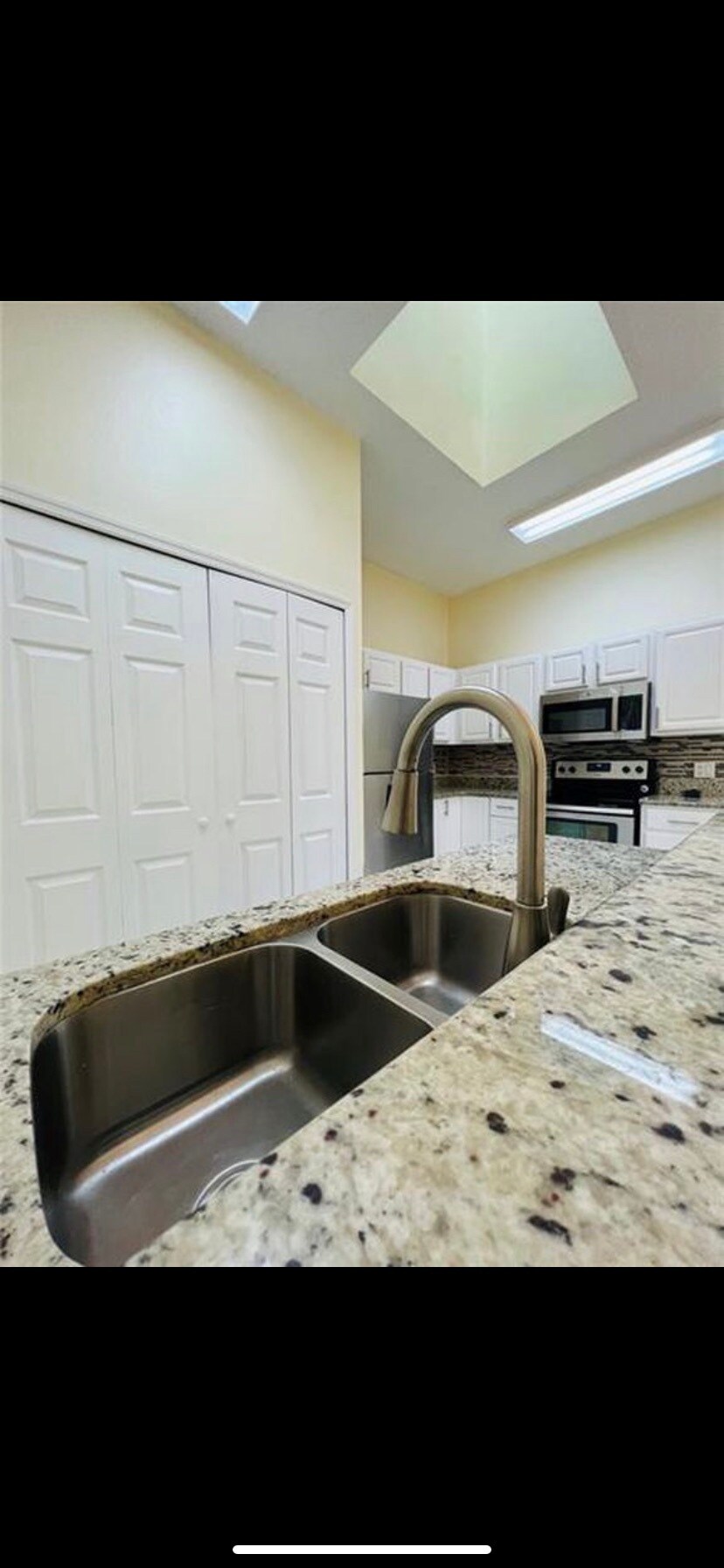 Building Photo - 1005 Universal Rest Pl