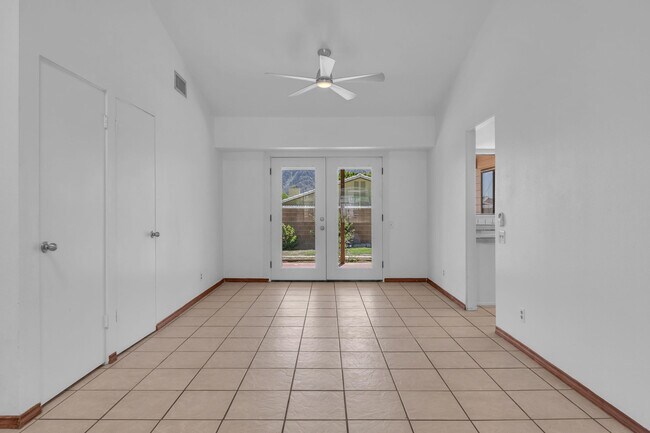 Building Photo - 53780 Avenida Diaz