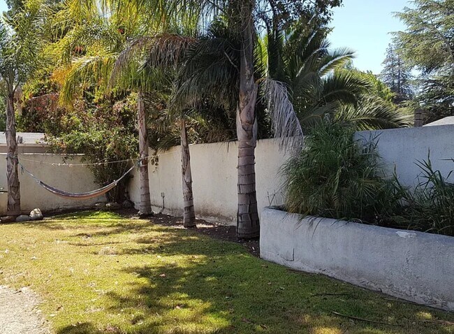 Building Photo - 1857 Vicente Dr