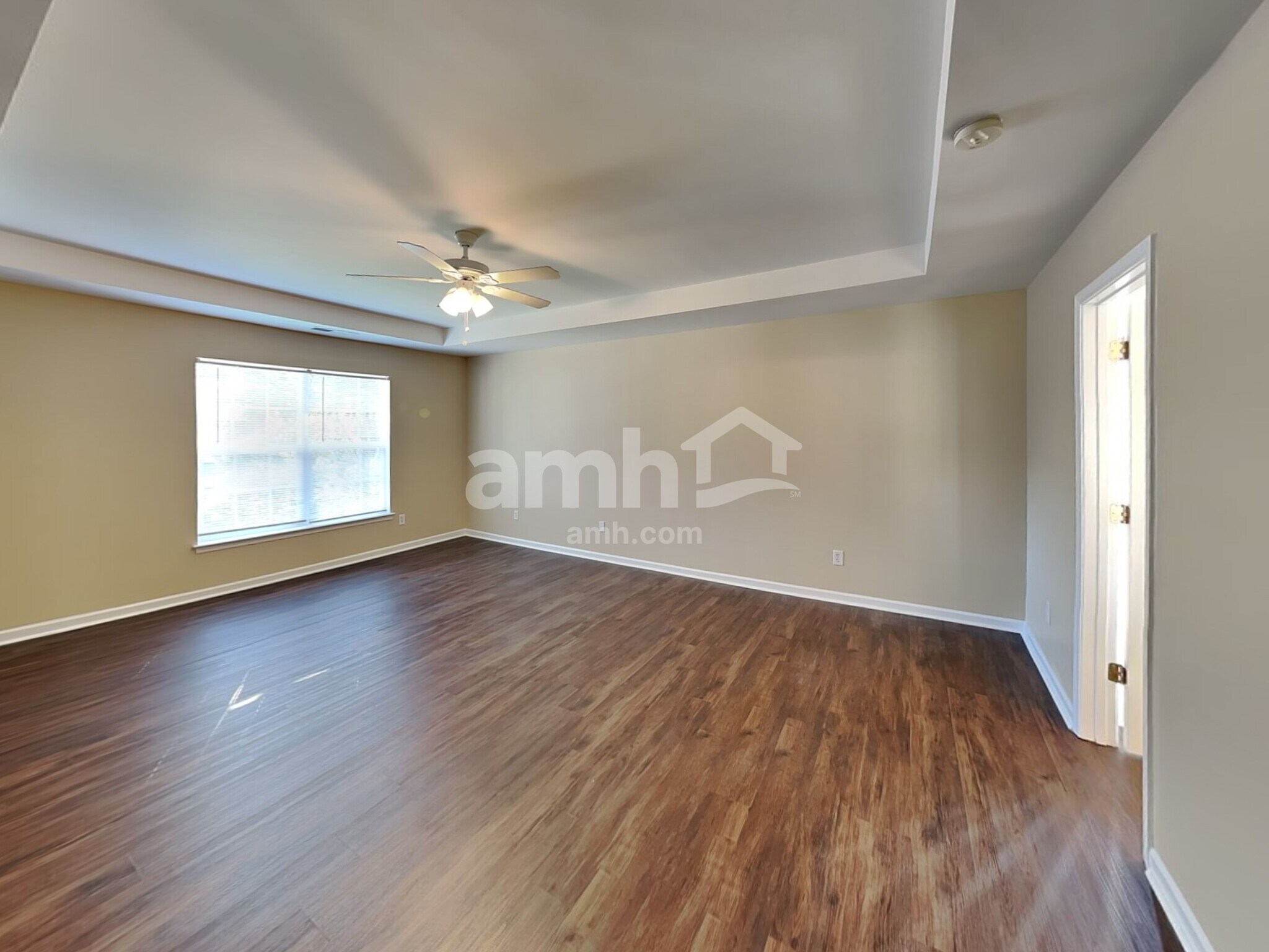 Building Photo - 138 Edgington St