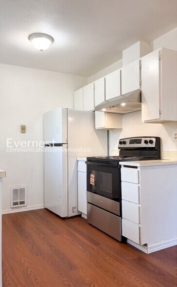Building Photo - 1033 SW 148th St