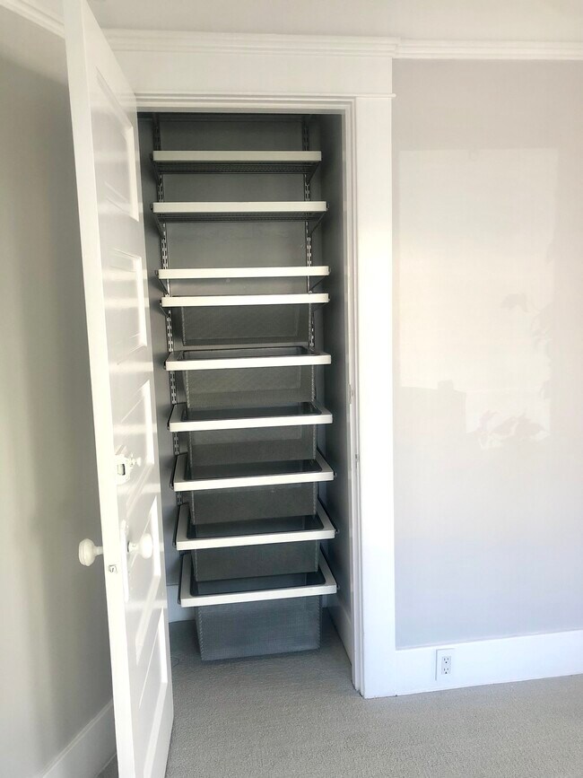 Closet offers extra storage - 232 Market St