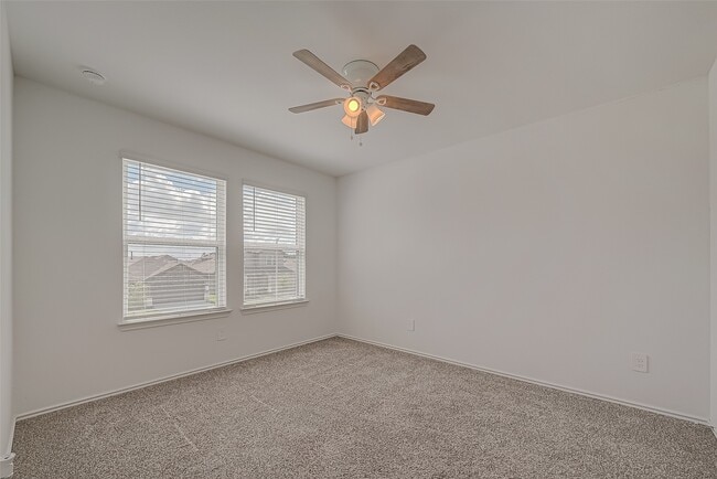 Building Photo - 24330 Elmwood Falls Dr