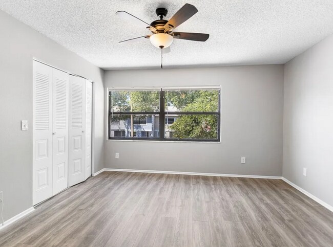 Building Photo - 2820 S Pines Dr