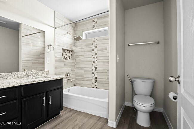 Building Photo - 12265 Desert Pine Ave