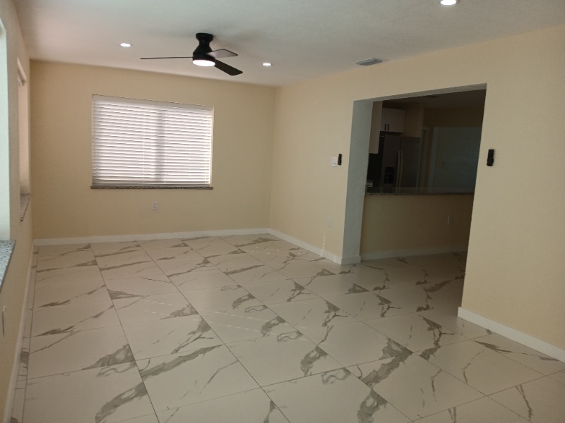 Building Photo - 378-378 78th Ave NE