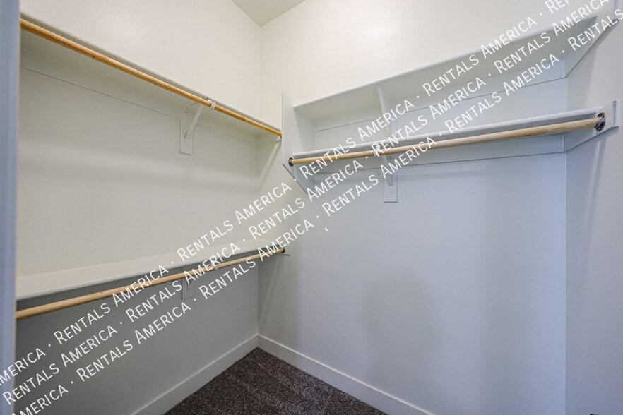 Building Photo - 274 S 164th Dr