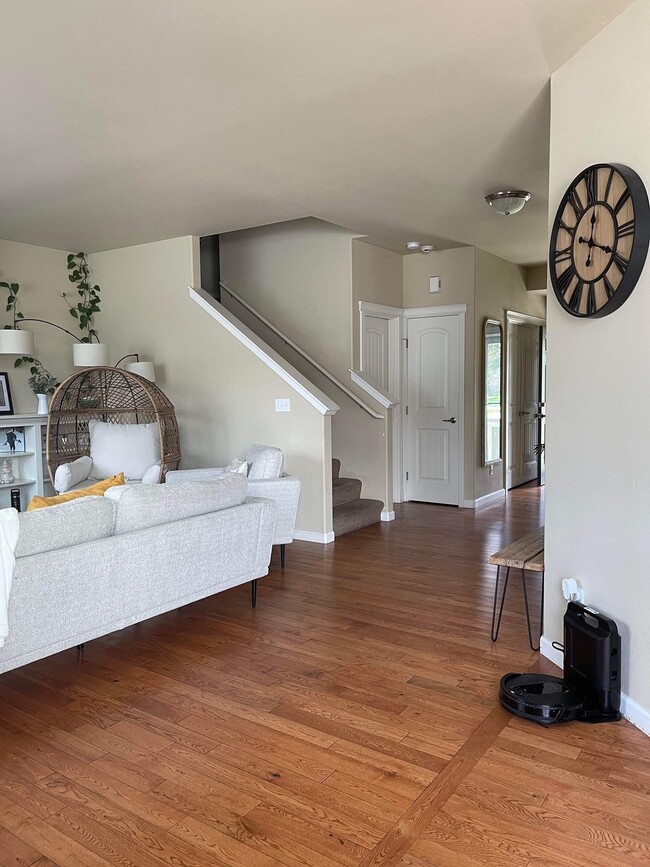 Building Photo - 1616 Farina Lp SE