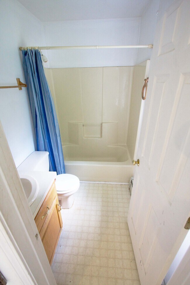 Building Photo - 406 South Eagleville Road