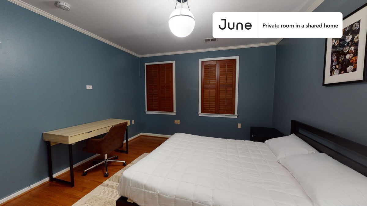 Building Photo - Room in Shared 7 bed/4 bath home in Southwest Waterfront