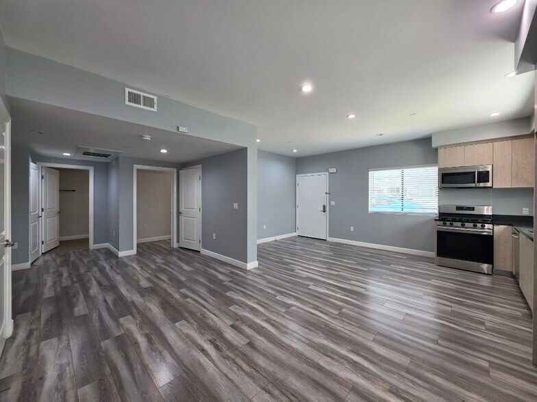Building Photo - 6824 Ben Ave