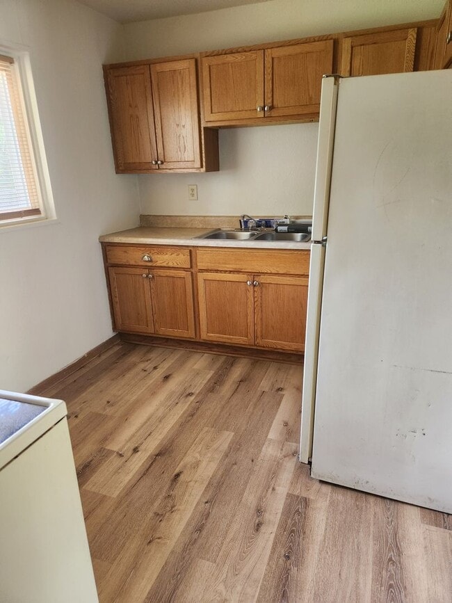 Building Photo - SINGLE FAMILY HOME