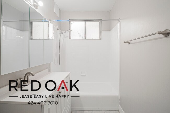 Building Photo - 436 Normandie Pl