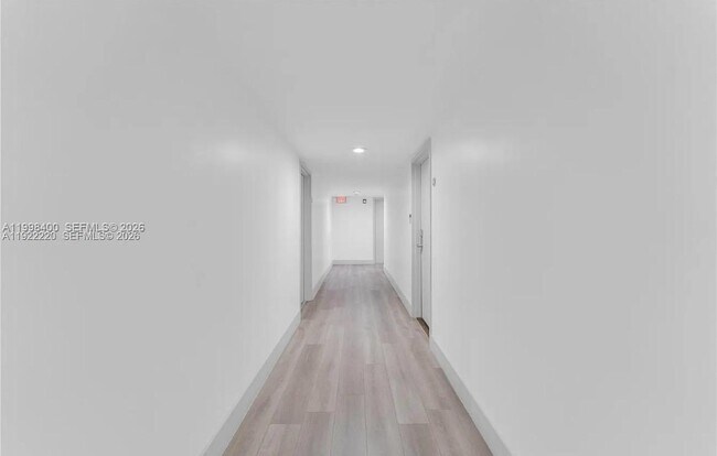 Building Photo - 16508 NE 26th Ave