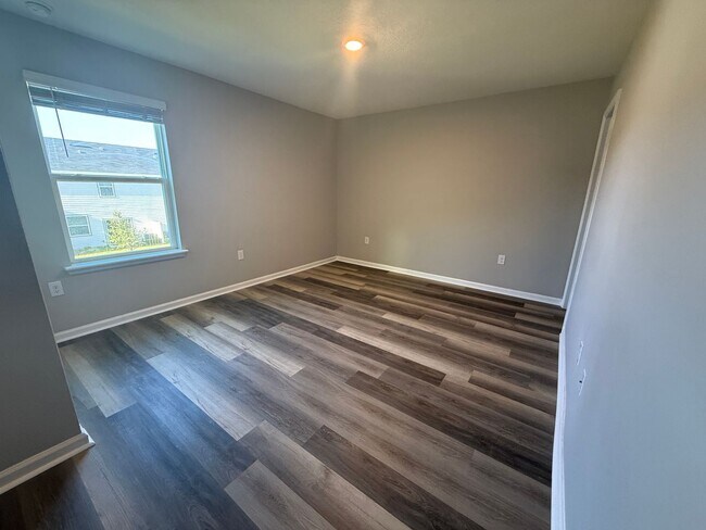 Building Photo - Charming 2-Story Townhome for Rent