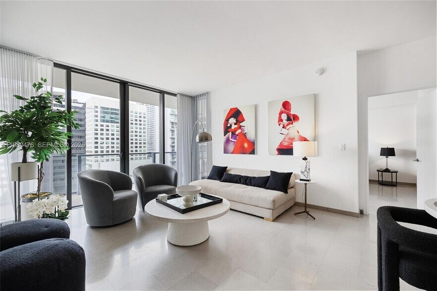 Building Photo - 88 SW 7th St