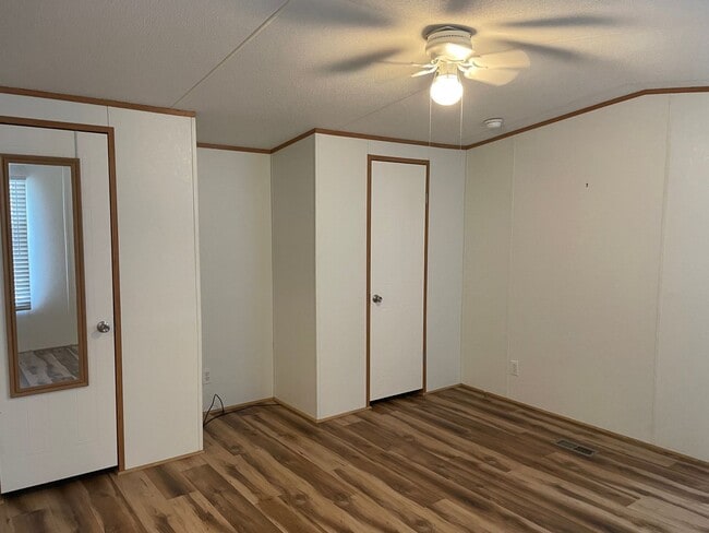 Building Photo - 809 Magnolia Dr