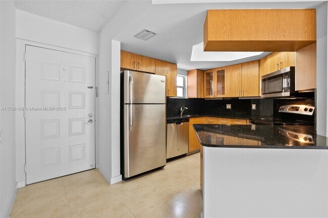 Building Photo - 8373 Lake Dr