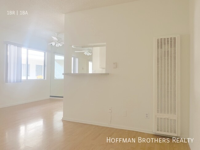 Building Photo - 2309 S Bentley Ave