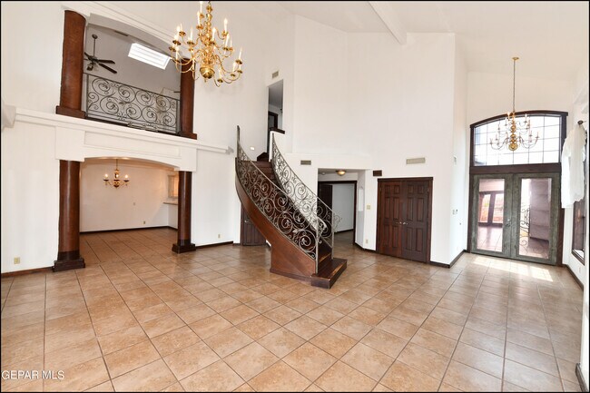 Building Photo - 7318 Corona Del Sol Dr