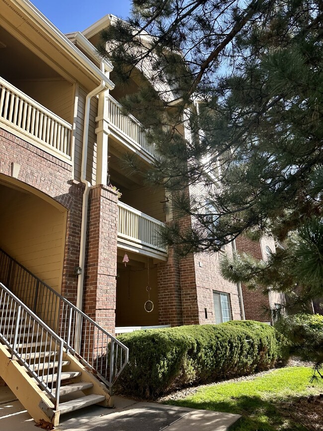 Building Photo - Don't Miss This Stunning Top Floor Unit in Littleton, CO! Stunning View From Private Balcony!!