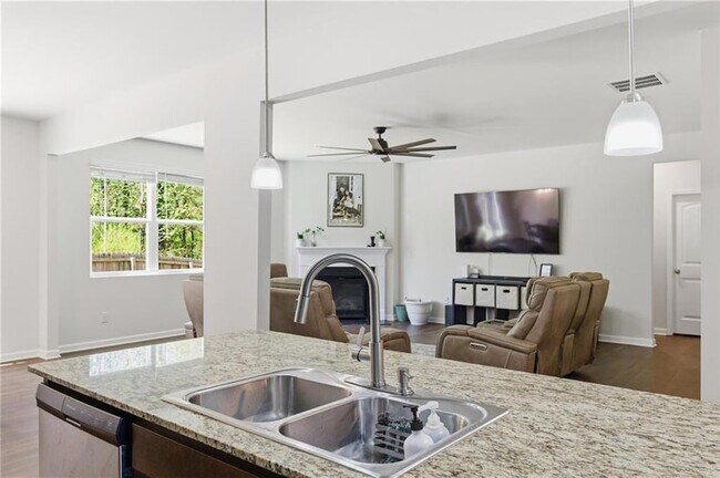 Building Photo - 296 Maple Brook Dr