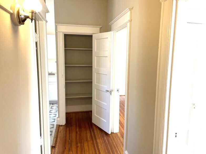 Building Photo - 1715 P St NW