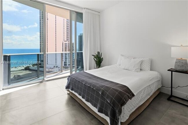 Building Photo - 17550 Collins Ave