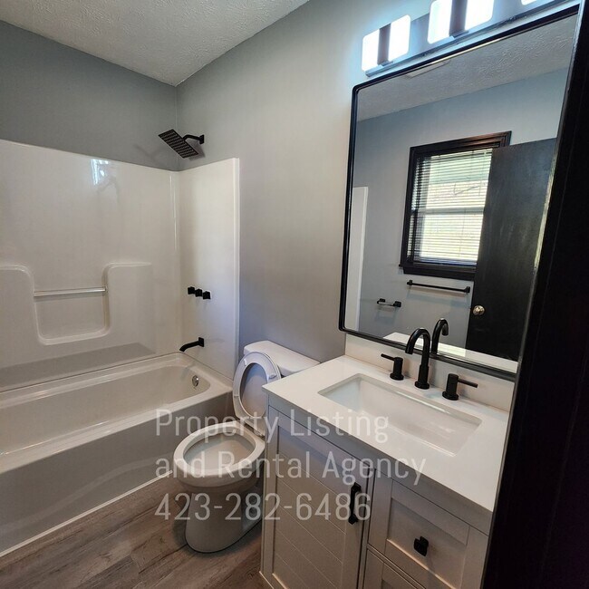 Building Photo - One story home, Elizabethton, 4 Bedrooms
