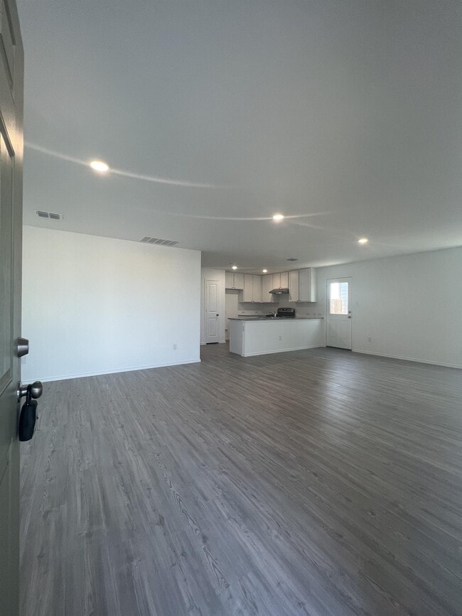 Building Photo - 5479 Daphne Path