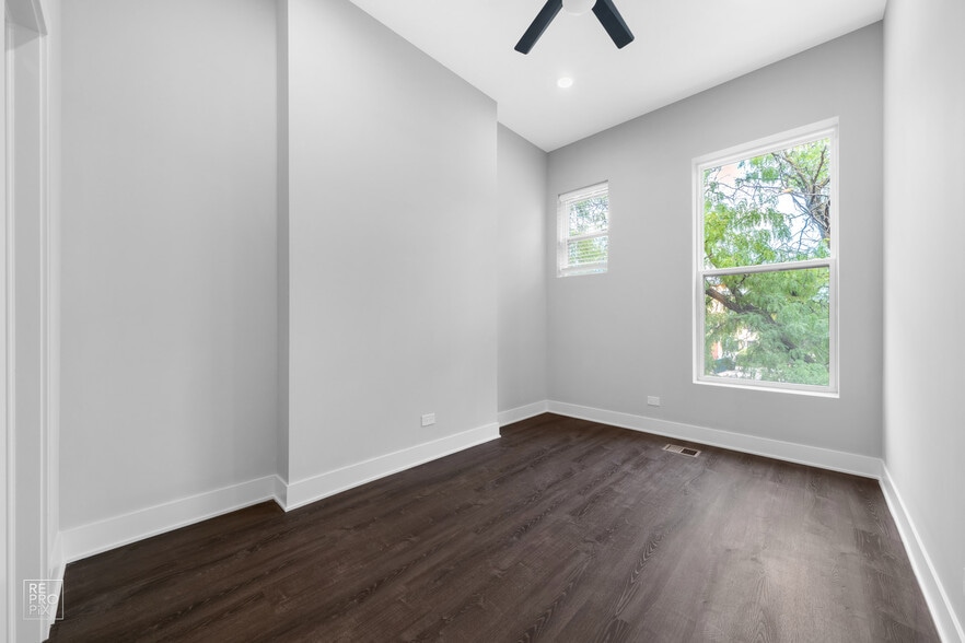 Building Photo - 700 S Loomis St