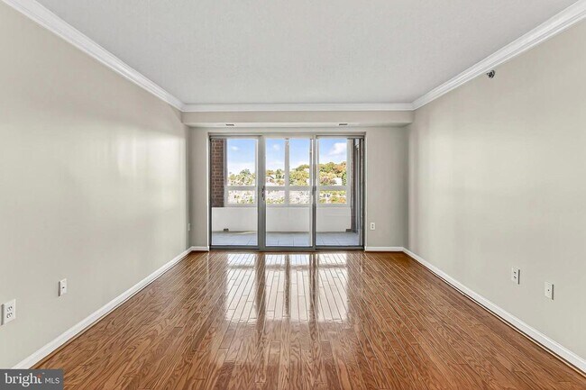 Building Photo - 2151 Jamieson Ave