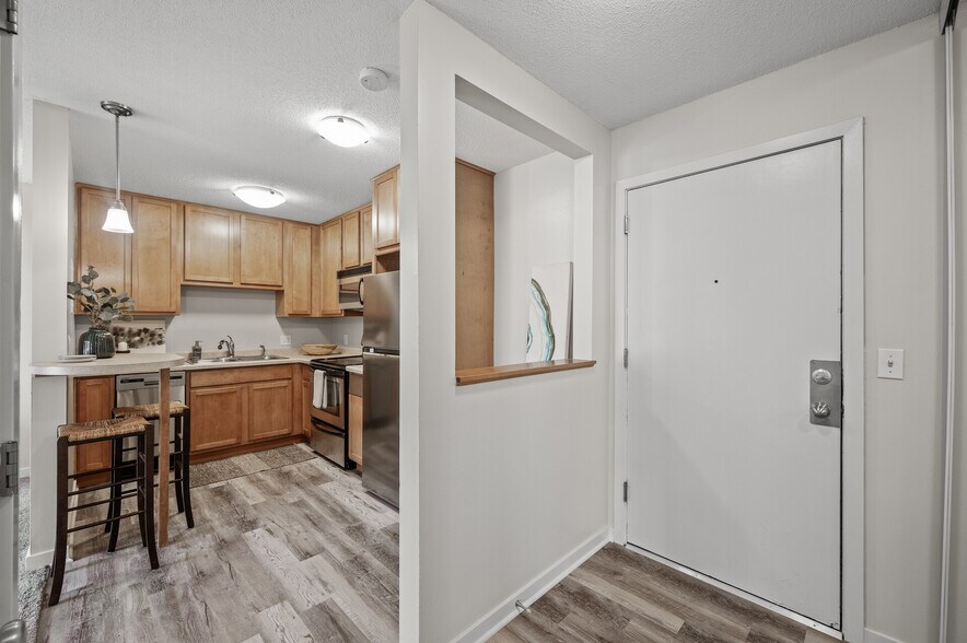 Building Photo - 3729 Snelling Ave