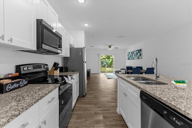 Building Photo - 97 N Goldwyn Ave