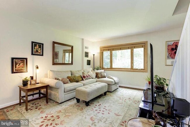 Building Photo - 5320 Pooks Hill Rd