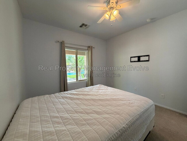 Building Photo - 5164 W Quail Track Dr