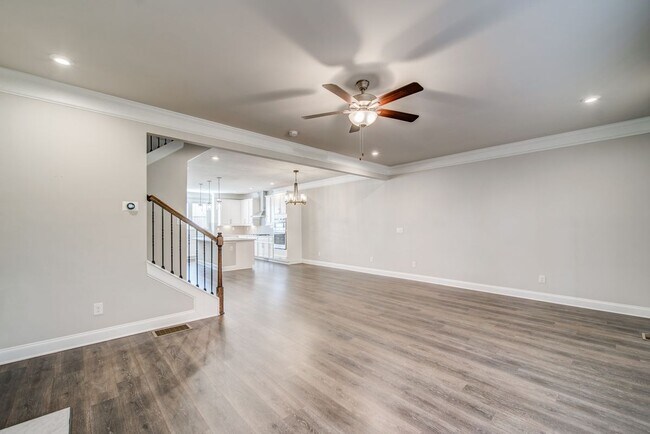 Building Photo - 1363 Harris Way S