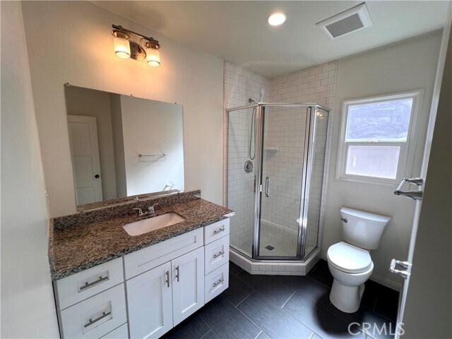 Building Photo - 5618 Fallsgrove St